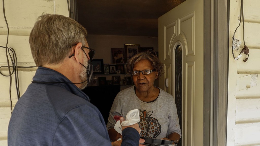 Meals on Wheels Delivers Hope in Dallas