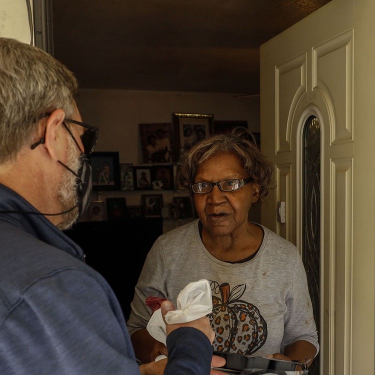 Meals on Wheels Delivers Hope in Dallas